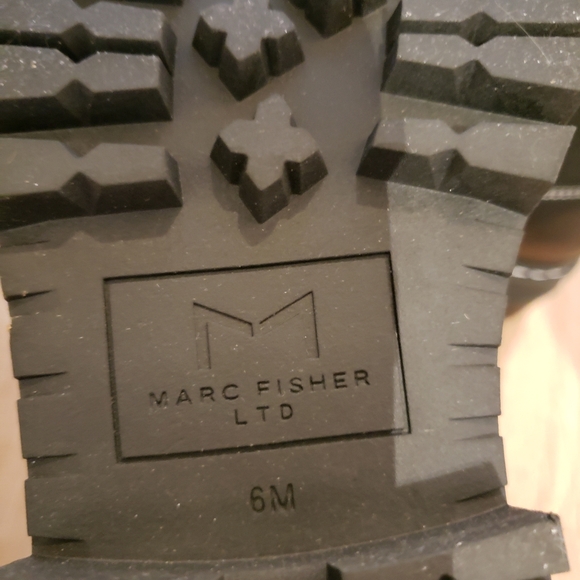 Marc Fisher Patrick lug sole booties in black women's shoes size 6 - Picture 14 of 14